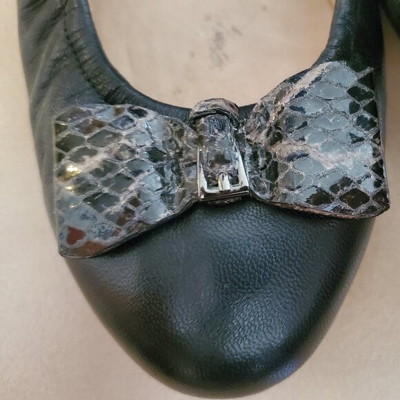 Levity Black Leather Ballet Flats w/ Snakeskin Bow - Size 10 - Picture 11 of 12